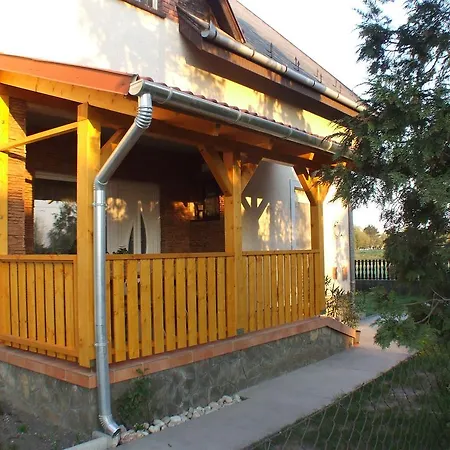 Pajtas Holiday home Balatonfenyves